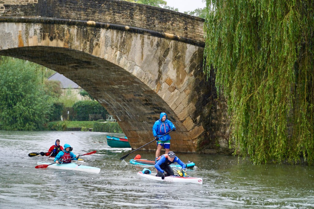 The 10AM start of the Thames 200 Ultra